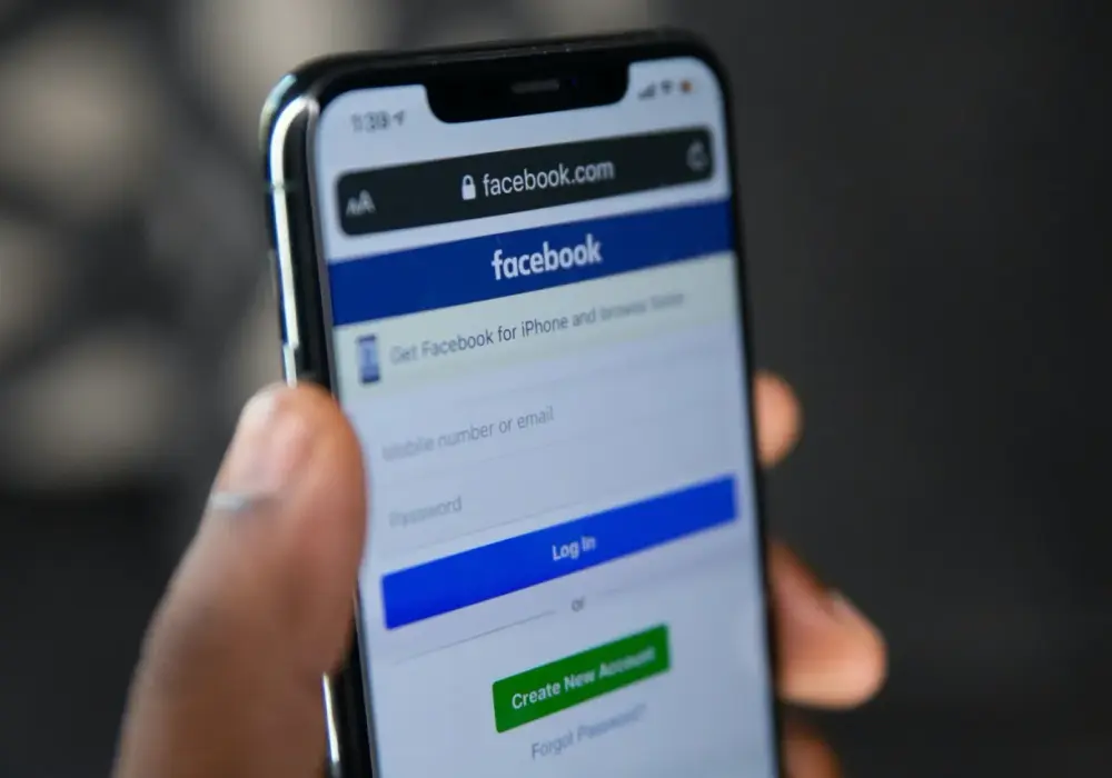 Straciłeś Facebooka? Odzyskaj konto bez maila i telefonu!