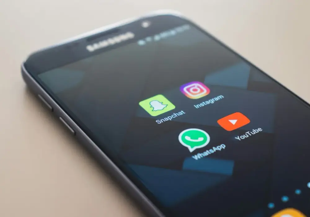 Jak zrobić, aby aplikacja działała w tle na Androidzie bez problemów