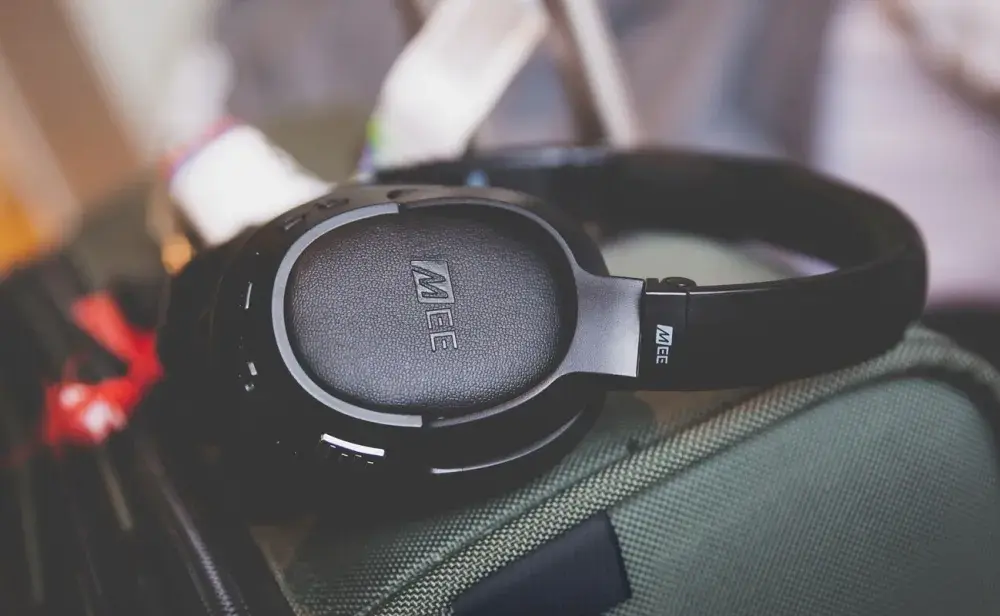 ANC w słuchawkach Bluetooth - Co to i jak wybrać?