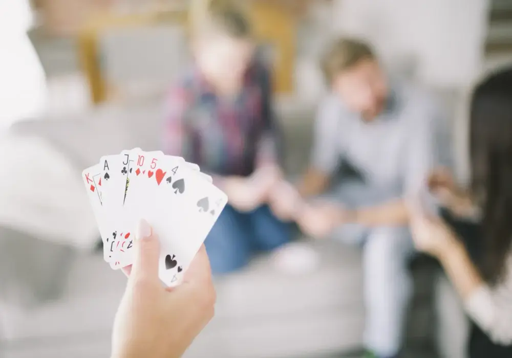 Psychologia gier karcianych – emocje, blef i decyzje