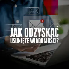 Odzyskaj usunięte wiadomości dzięki tej instrukcji. Widok osoby korzystającej z laptopa z ikonami poczty.