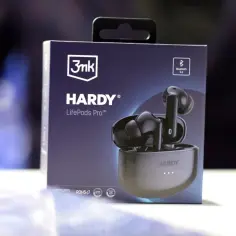 Opakowanie słuchawek **tws** Hardy LifePods Pro z czarnymi słuchawkami i etui.