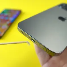 Jak bezpiecznie wyczyścić port ładowania iPhone i uniknąć uszkodzeń – proste kroki