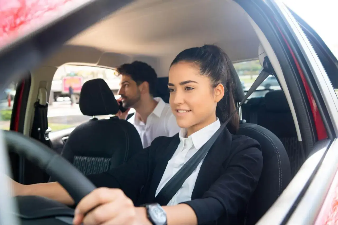 Zdjęcie Jak działa aplikacja Uber? Poznaj proces zamawiania przejazdów