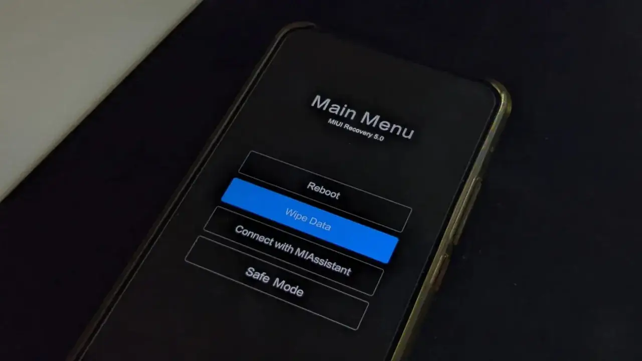 Ekran telefonu Xiaomi z menu odzyskiwania MIUI. Wybrane