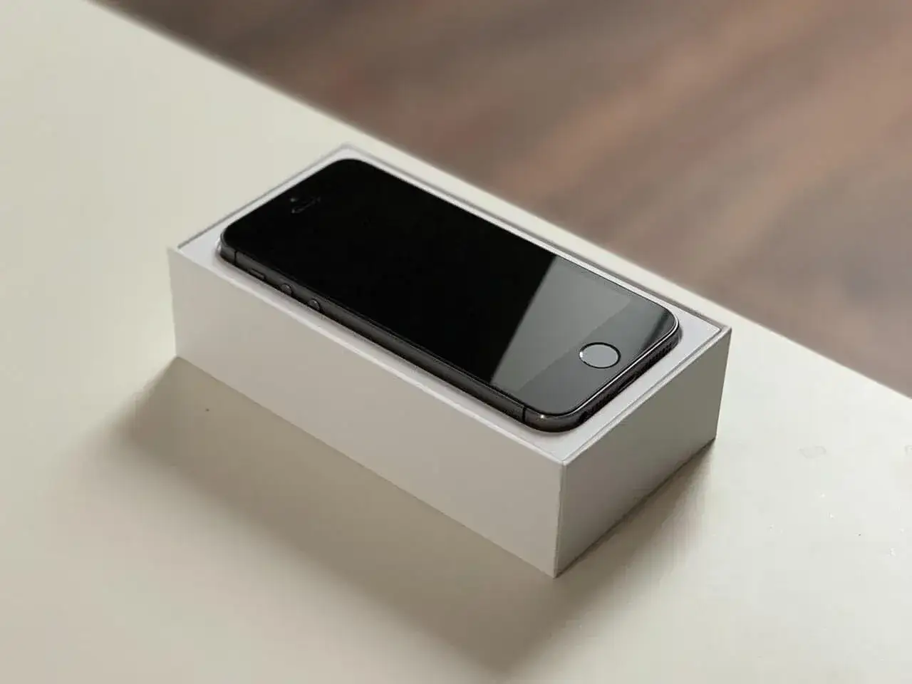 Zdjęcie Jak sprawdzić iPhone po IMEI i uniknąć zakupu kradzionej sztuki