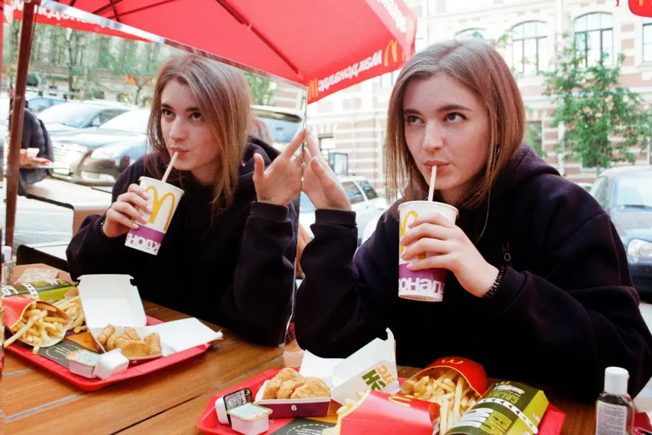 Zdjęcie Czy McDonald's akceptuje BLIK? Sprawdź, jak płacić w restauracji bez problemów