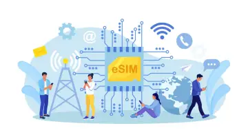 eSIM ułatwia podróżowanie i zapewnia **internet za granicą**. Ludzie korzystają z telefonów przy wieży telekomunikacyjnej, globusie i symbolach sieci.