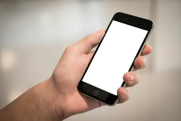 Jak sprawdzić czy iPhone jest nowy i uniknąć oszustw przy zakupie