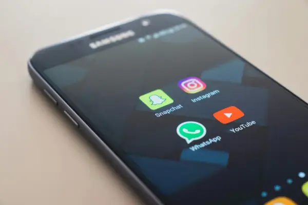 Jak zrobić, aby aplikacja działała w tle na Androidzie bez problemów